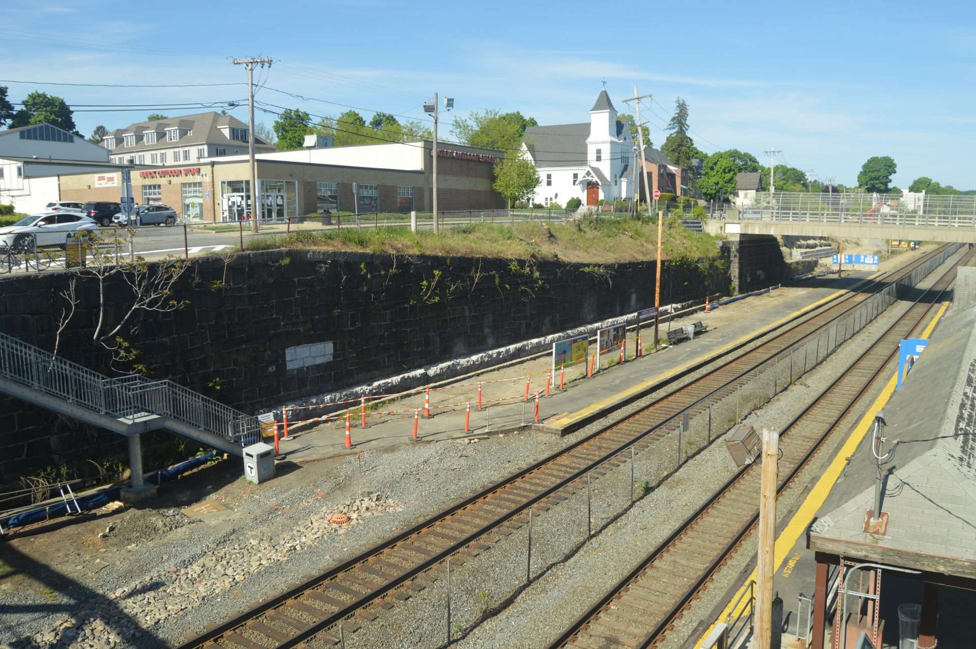 natick center commuter rail station train